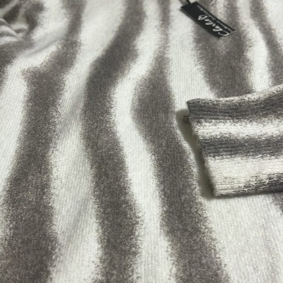 CHARLIE B animal print sweater. NWT. Ivory and taupe. Size large. - Picture 9 of 11